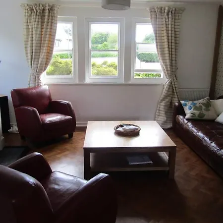 Lovely 3 Bed House Close To Beach! *