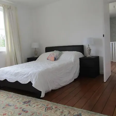 Lovely 3 Bed House Close To Beach! *