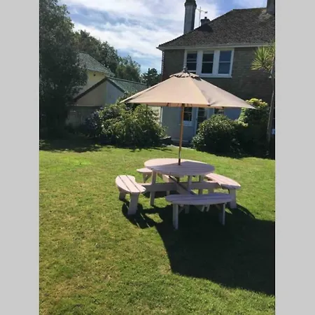 Lovely 3 Bed House Close To Beach! *